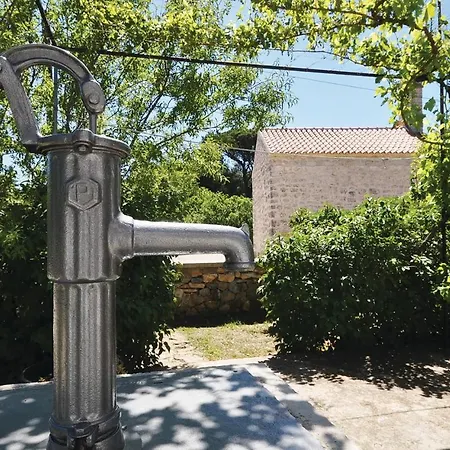 Nice Home In Jezera With Wifi Holiday home *