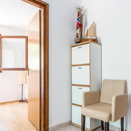 Nice Home In Jezera With Wifi *