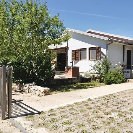 Nice Home In Jezera With Wifi *