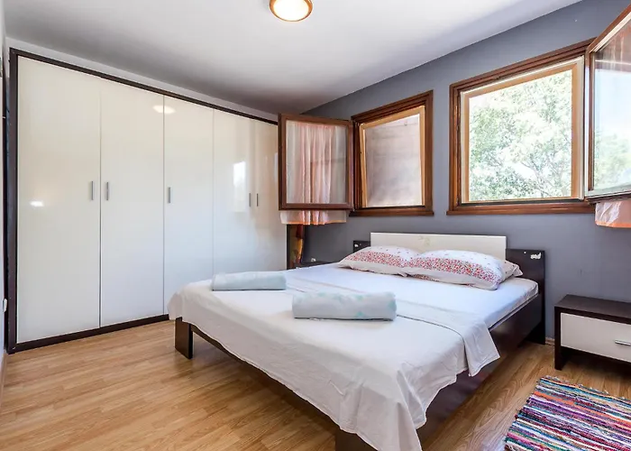 Put Svroka Casa de Férias Jezera